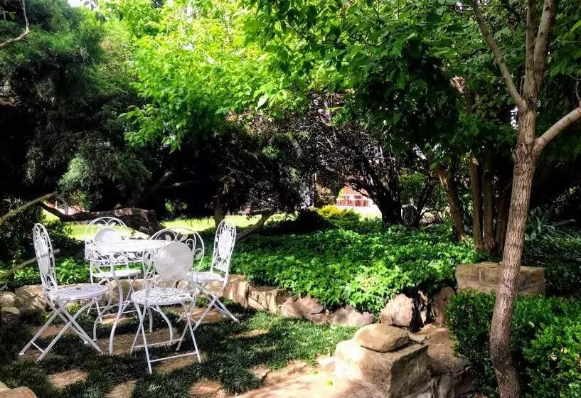 Majatalo En Route Guest House