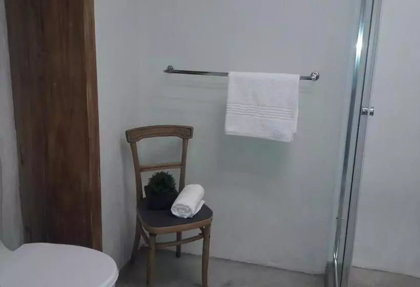 Majatalo En Route Guest House