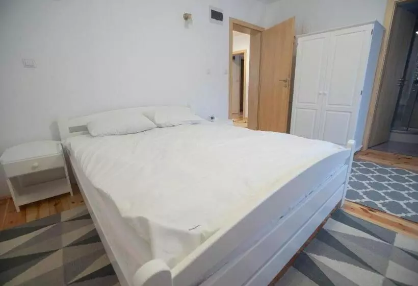 ペンション Livada Amely