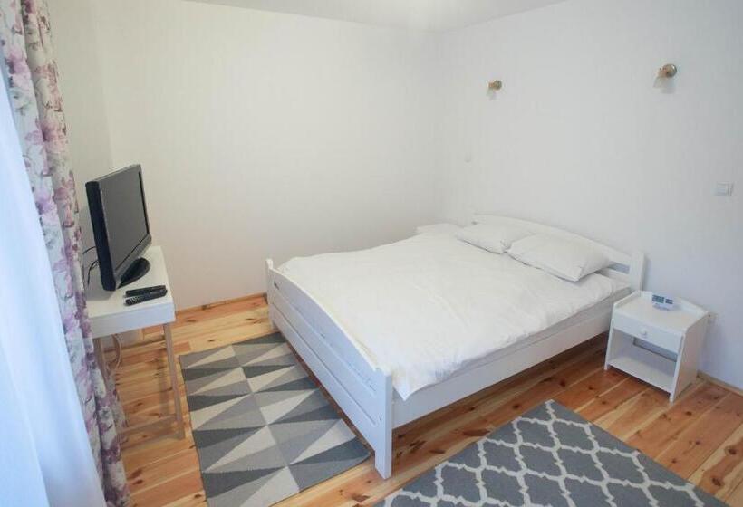 بنسيون Livada Amely