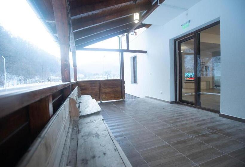 بنسيون Livada Amely