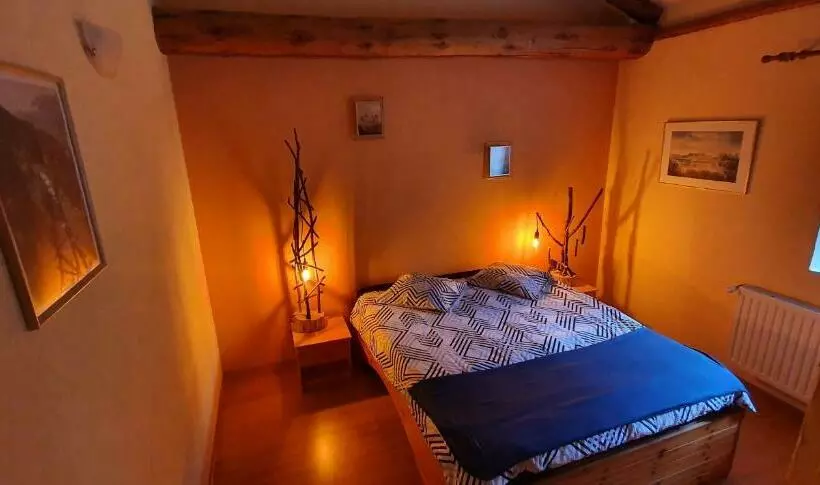 Aamiaismajoitus (B&B) Aux étoiles De Moranges