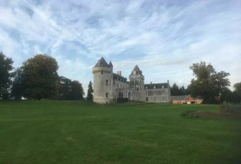 ベッドアンドブレックファースト Château De Villers Châtel