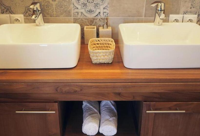 مبيت وإفطار L Ermitage De Saint Bardoux