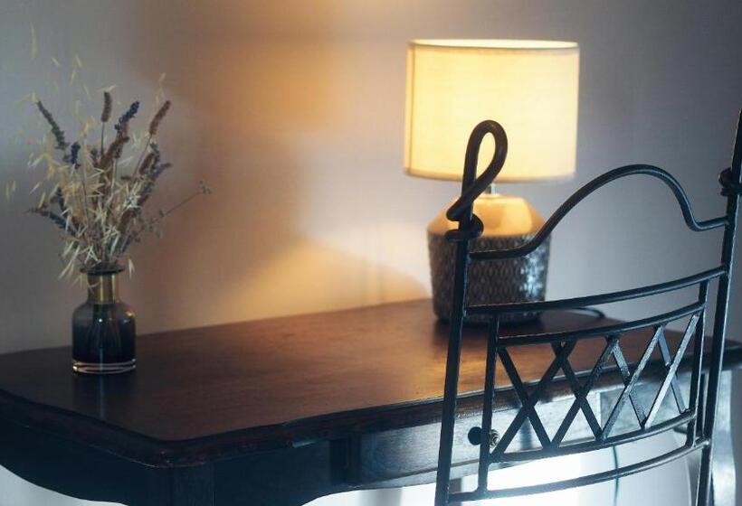 مبيت وإفطار L Ermitage De Saint Bardoux