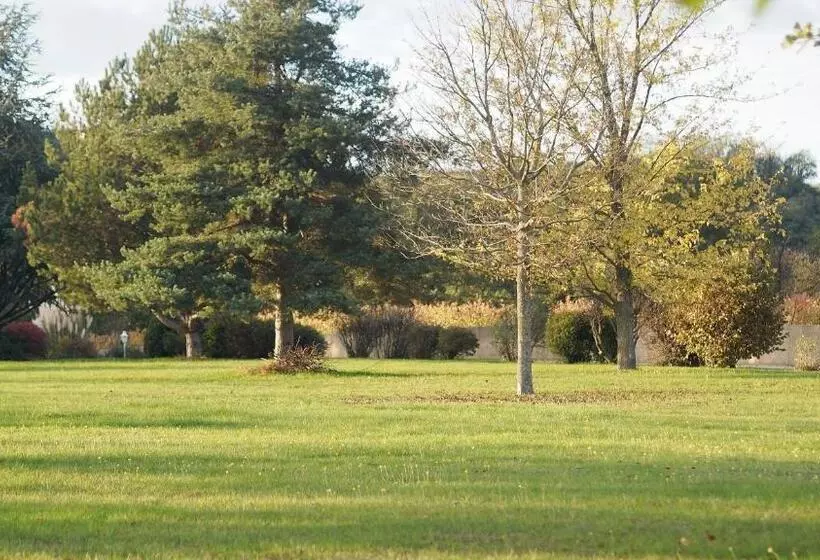 Aamiaismajoitus (B&B) L Ermitage De Saint Bardoux