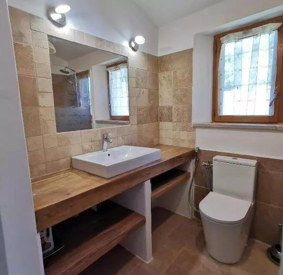 Aamiaismajoitus (B&B) La Peyregoune, Logement En Pleine Nature Et Table D Hôtes