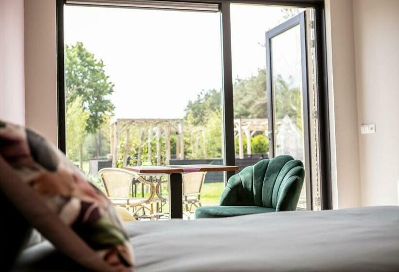 مبيت وإفطار Natuur Lodge