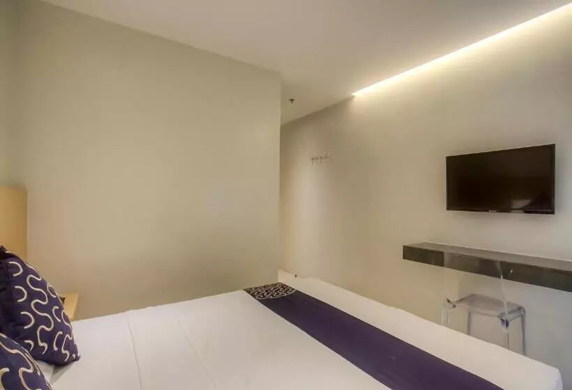 Hotelli Capital O 827 Speciale