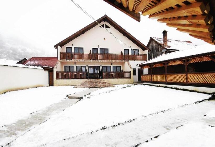 בית מלון כפרי Casa Alexandra