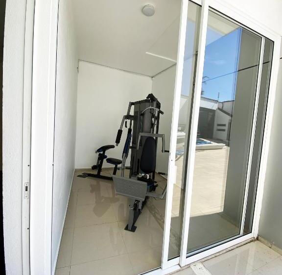 Отель Lomas Inn