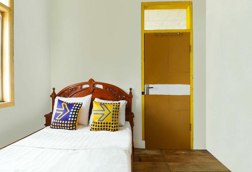 Отель Spot On 90992 Eco Tourism Desa Panundaan Ciwidey