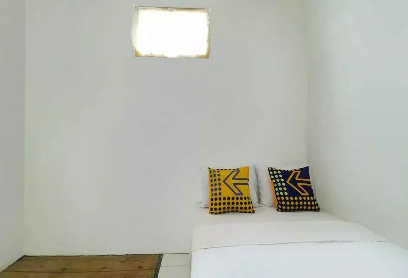 ホテル Spot On 90992 Eco Tourism Desa Panundaan Ciwidey