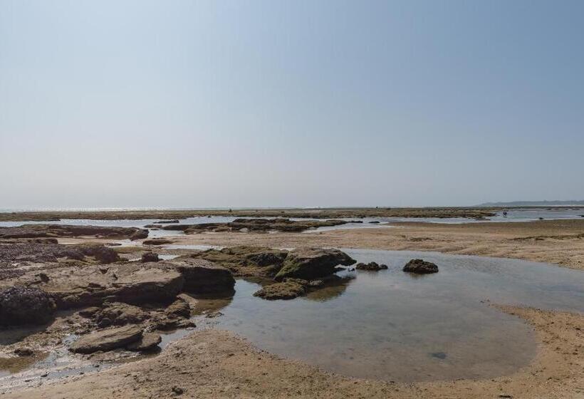 בית מלון כפרי Reddoorz Near Pantai Ujung Genteng