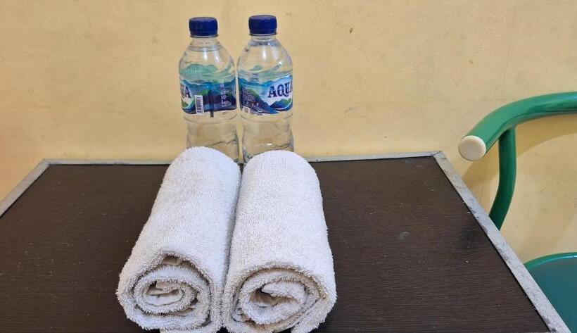 酒店 Reddoorz Syariah At Endrayanti Inn Rsud Yogyakarta