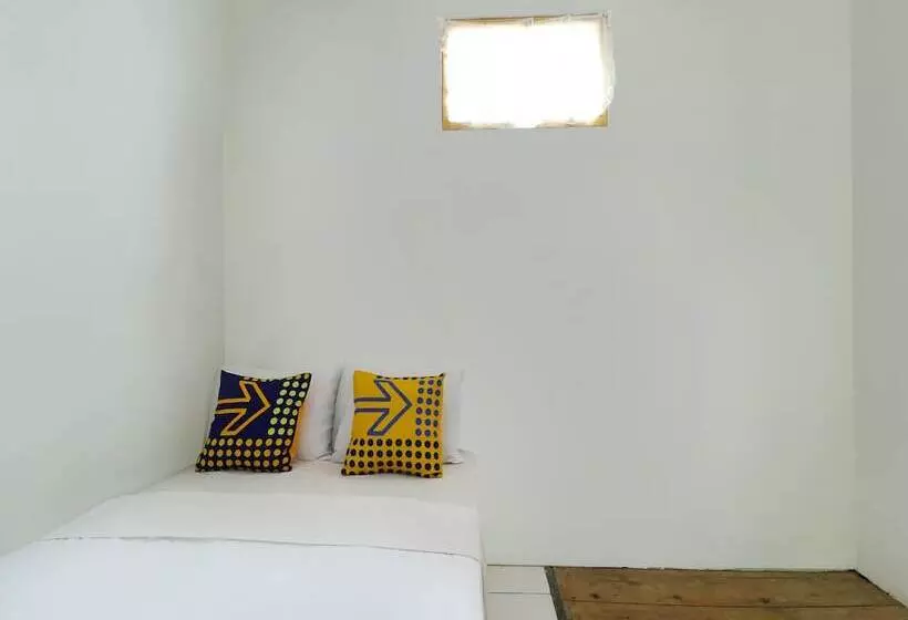 ホテル Spot On 90992 Eco Tourism Desa Panundaan Ciwidey