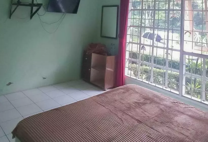 Hotelli Villa Getsemani Mitra Reddoorz