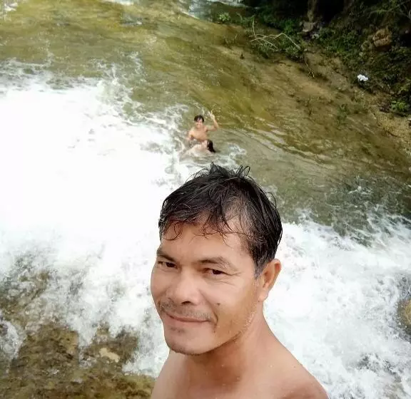 Lhoyjean Garden Hostel