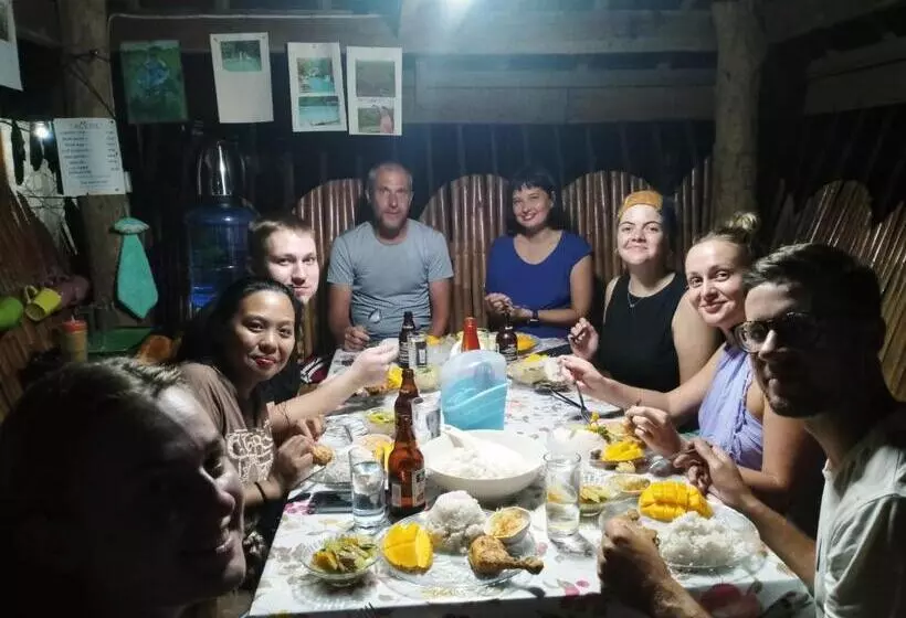 Lhoyjean Garden Hostel