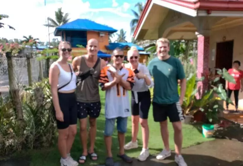 Lhoyjean Garden Hostel