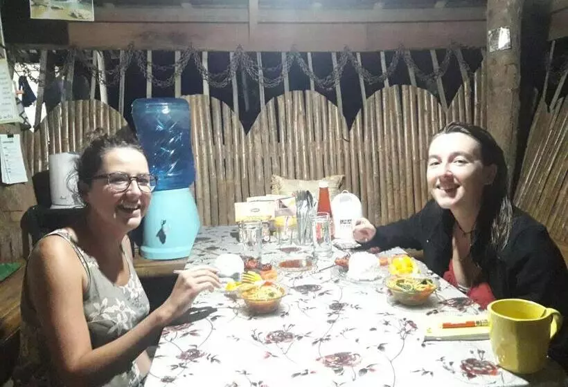 Lhoyjean Garden Hostel