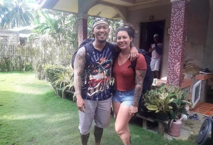 Lhoyjean Garden Hostel