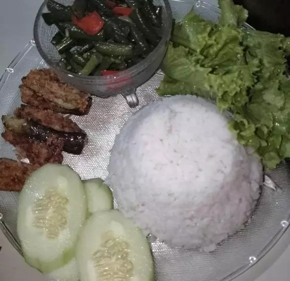 Lhoyjean Garden Hostel