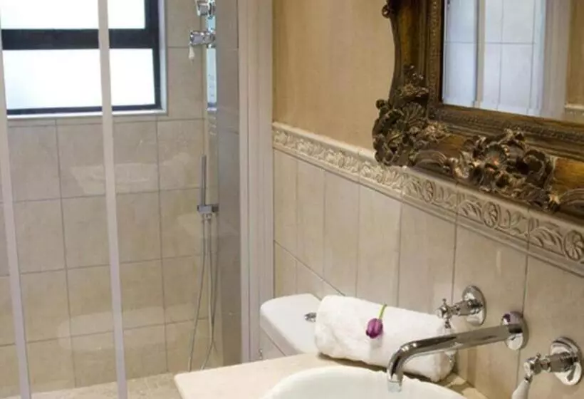 Majatalo Slot Loevenstein Guest House