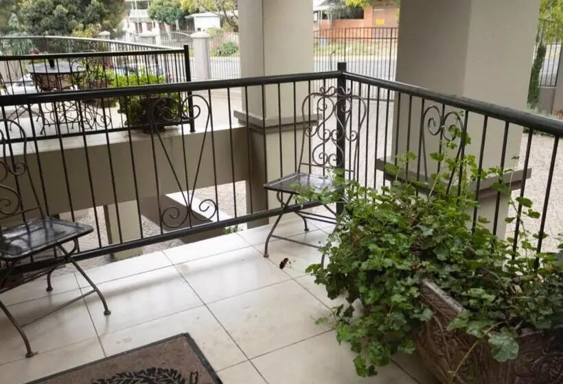 Majatalo Slot Loevenstein Guest House