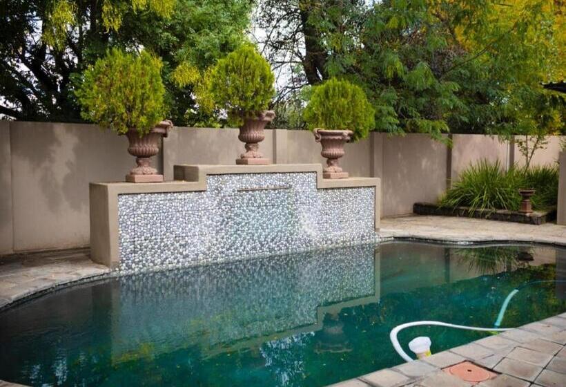 Pension Slot Loevenstein Guest House