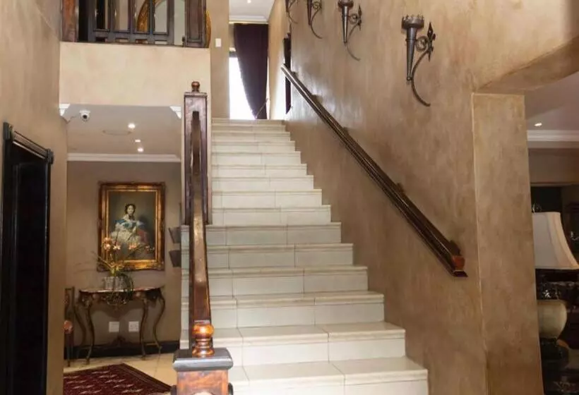 Majatalo Slot Loevenstein Guest House