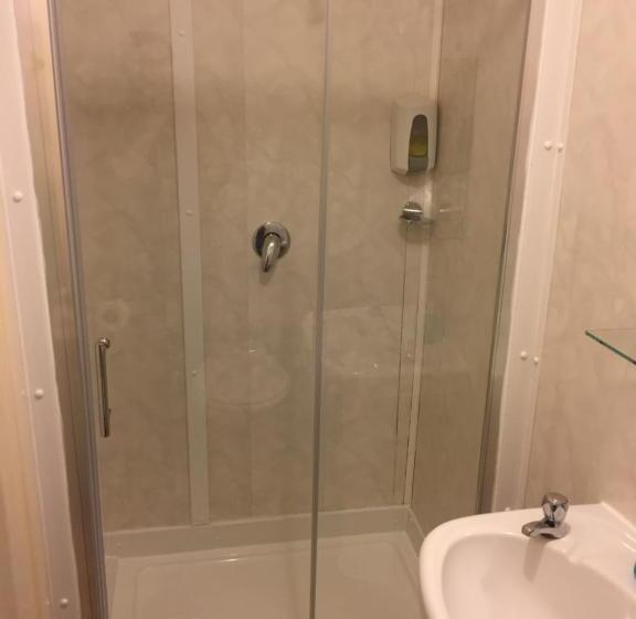 ベッドアンドブレックファースト Chaplins