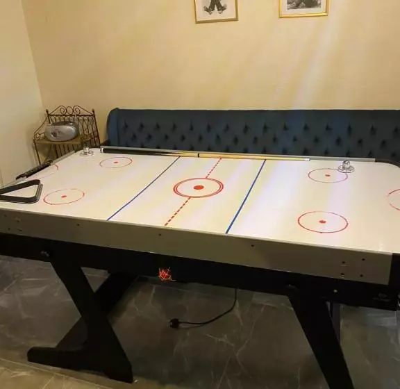 تختخواب و صبحانه Chaplins