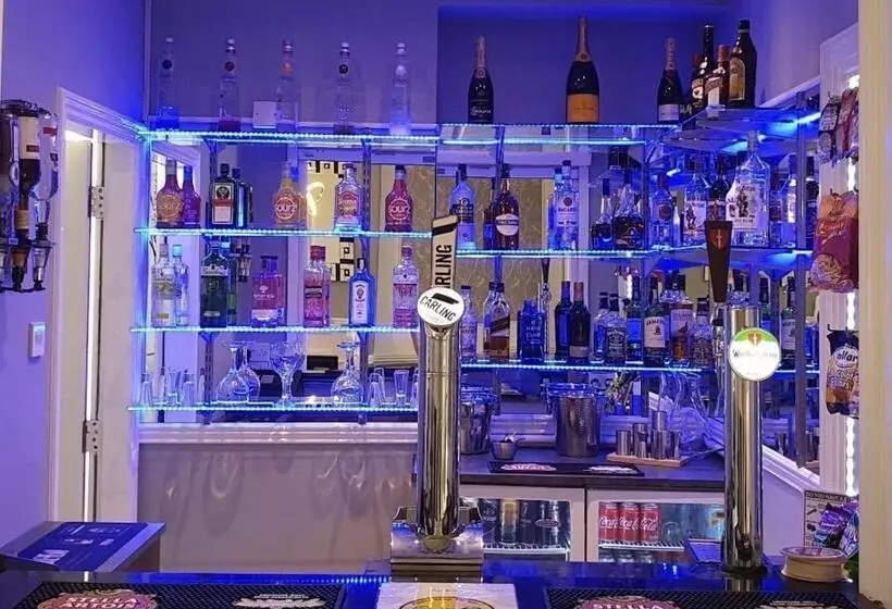 Hotel Charnwood Regency Guest House