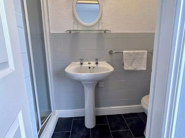 Hotel Charnwood Regency Guest House