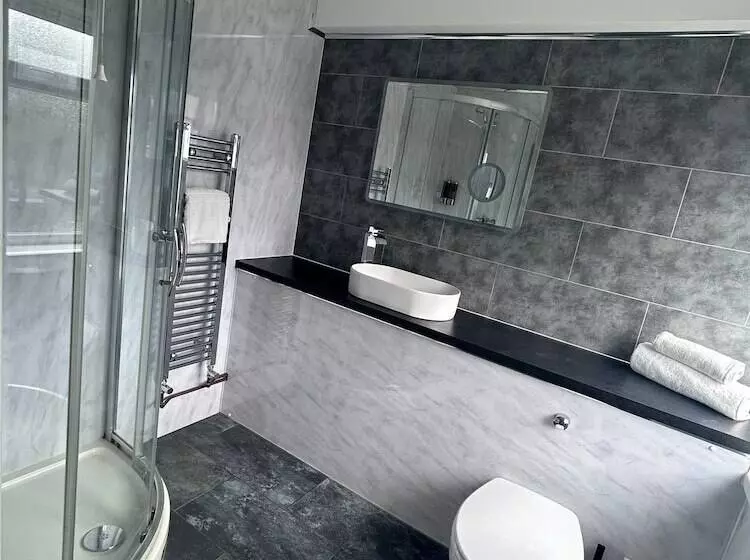 Hotel Charnwood Regency Guest House