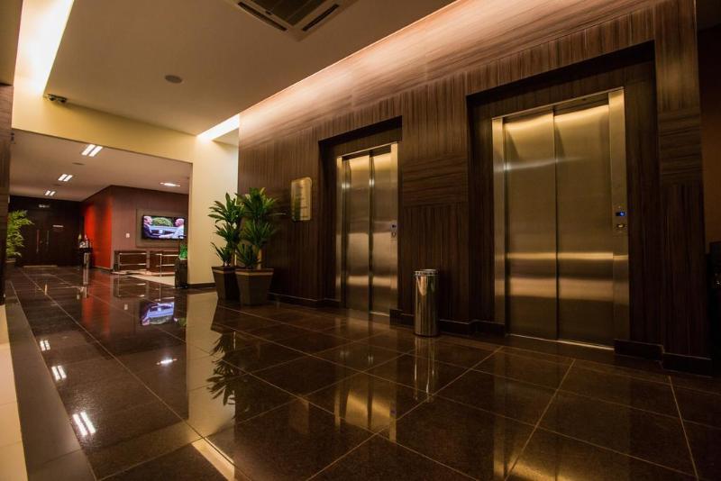 Отель Golden Plaza