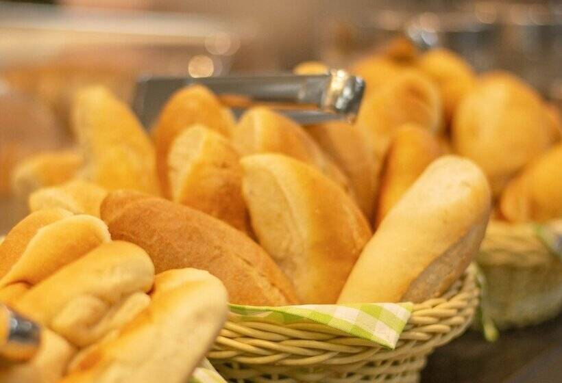 Отель Golden Plaza