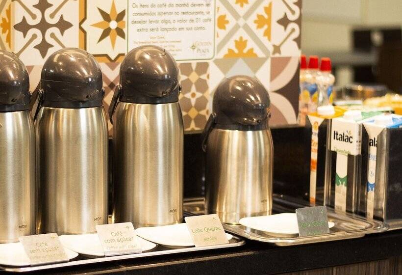 Отель Golden Plaza