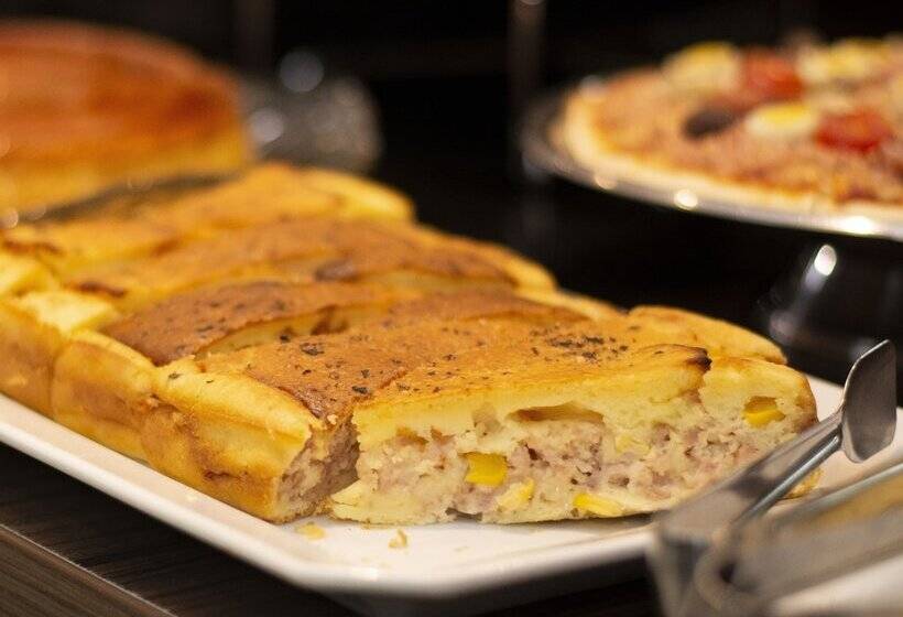 Отель Golden Plaza