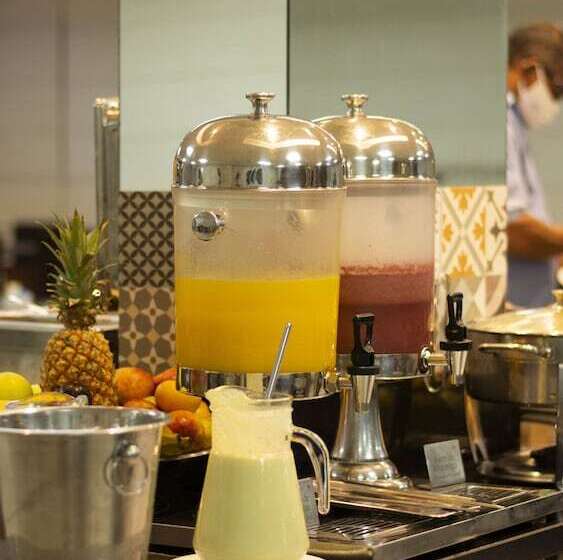 Отель Golden Plaza