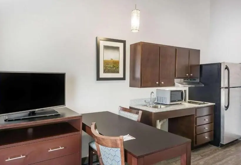 هتل Hawthorn Extended Stay By Wyndham Midland