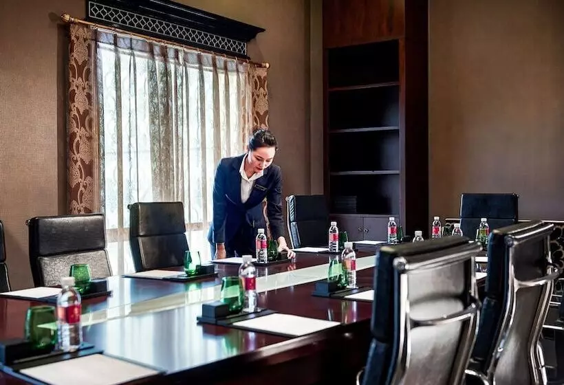 בית מלון כפרי Intercontinental Resort Lhasa Paradise By Ihg