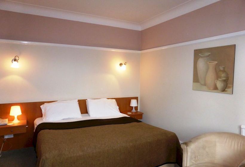 فندق The Old Station House