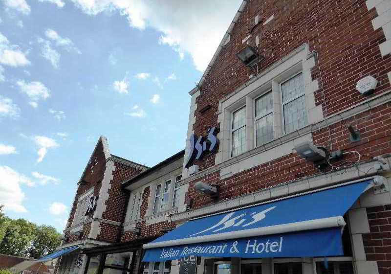 فندق The Old Station House