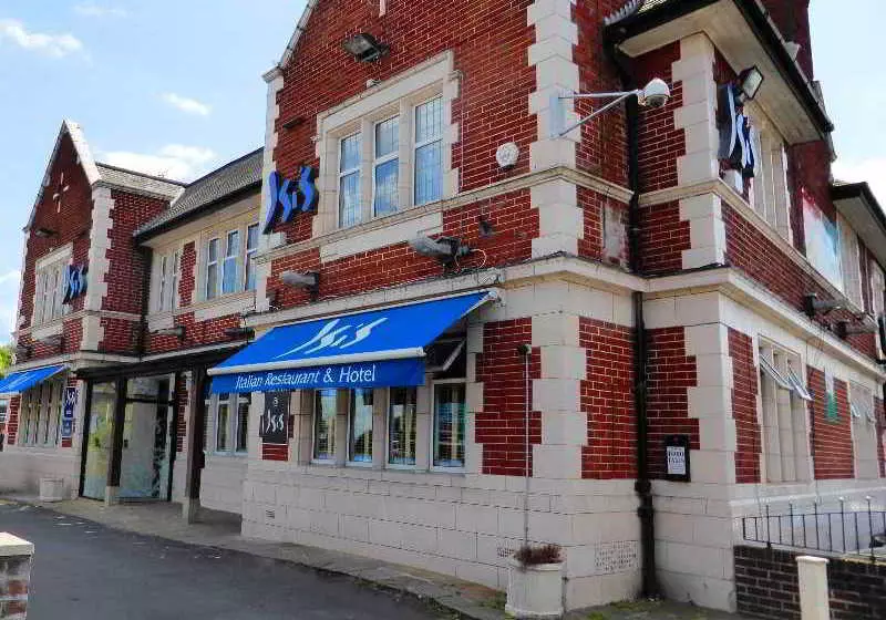 酒店 The Old Station House