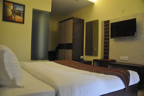 Hotel Mm Yellowuds
