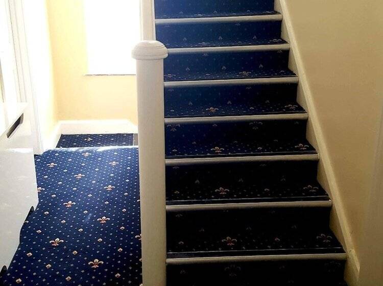 Отель New Oscar