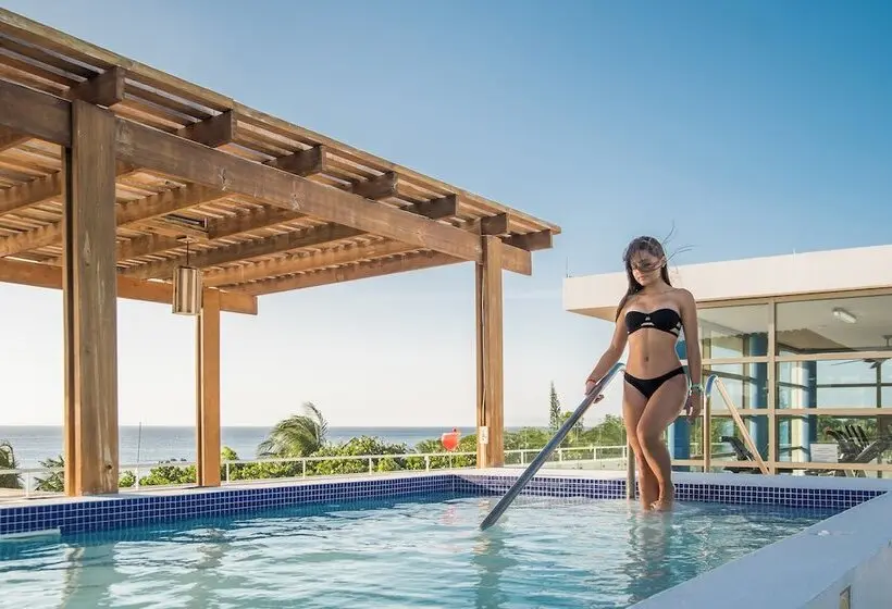 هتل Paradise Beach Resort & Dive Center