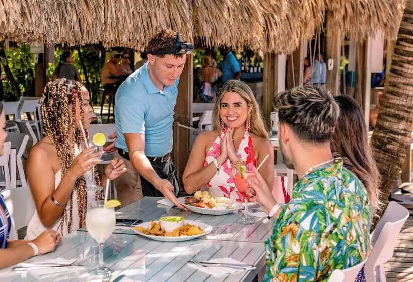 هتل Paradise Beach Resort & Dive Center